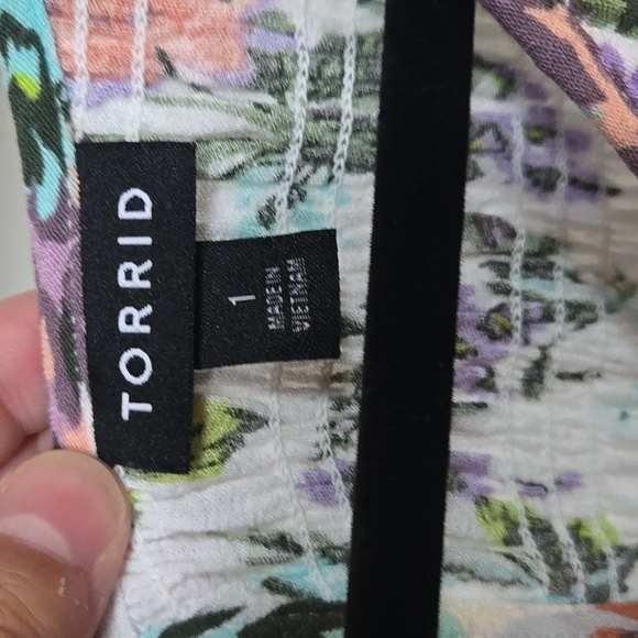 Torrid Size 1 Floral Babydoll Crinkle Gauze top - Picture 3 of 7
